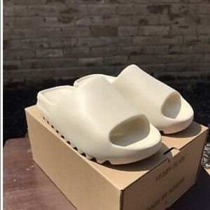 Yeezy Slide Bone. Brand new in the box